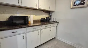 Near Yonge Finch Subway Station spacious two-bedroom suite, Free Parking - Image 4