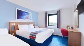 Travelodge Chertsey - Image 4