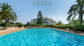 Nice Garden Apartment Pool Parking Air Conditioning Family Friendly - Image 3