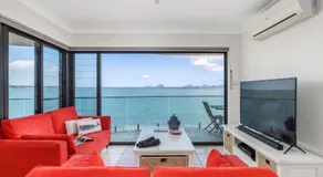 Lanimer Spectacular Waterfront - Image 2
