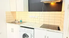 One bed Elizabeth line garden Escape -emphasize privacy and comfort - Image 3