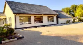 Jakaranda Guest House - Image 4