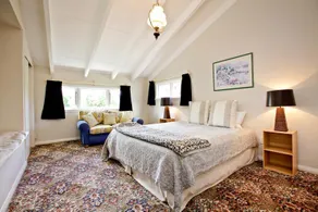 Tresco Apartments - Quiet Luxury in the Heart of Blenheim - Image 2