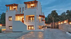 All Seasons Villas - Image 2