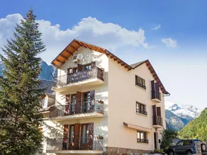 Cozy Pyrenees Getaway - Image 5