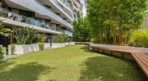 Peaceful 2 bedroom unit with Free parking - Image 4