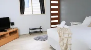 Funky Little Apartment - Image 2