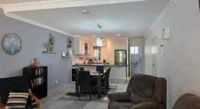 Palm Breeze Holiday Unit - Image 2