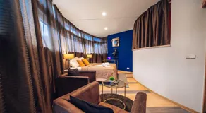 Unique apartment with private pool, cinema, SPA - Image 2