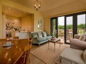 Cottages by River Severn with Hot Tub - Image 2