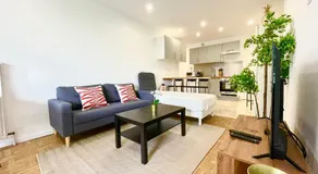 BnGo I Le Spacieux I 3 chambres, 2 salles de bain, 1 toilette, parking privé gratuit, 8 personnes, Vieux Lyon hypercentre - Image 2