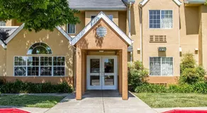 Econo Lodge Inn & Suites Santa Rosa South - Image 2