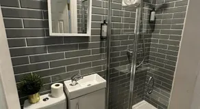 Shop Street Apartment - Image 5