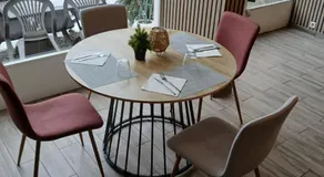Chez Les Papa's - Image 3