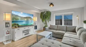 Beautiful Home with Hot Tub and Movie Room - Image 2