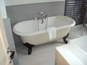 Crown Hotel - Image 4