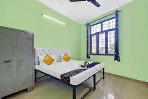 SPOT ON Hotel Surya Rooms & Banquet - Image 2