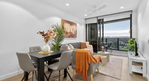 River Glow at Queens Wharf Level 43 including PARKING, Pool, and Views - Image 3