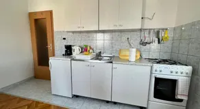 Bright and Cozy Apartment with Balcony in Kastel Luksic - Image 4
