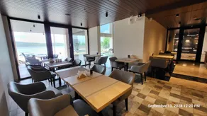 6ix Seashore Hotel - Image 3