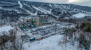 108 Escape: Ski-In, Chill-Out |Waterparks & Hiking - Image 5