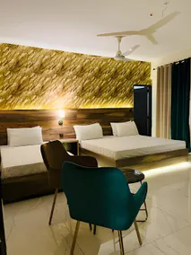 Tulip Hotel - Image 3