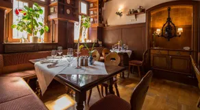 Hotel und Weinhaus Zum Krug - Image 2