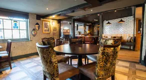 Kings Arms Hotel - Image 3