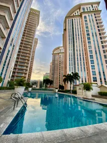 Spacious condo in Venice Luxury Residences - Image 3