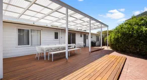 Shack on Seaview - A Retro Escape near Beach & Cafes - Image 3