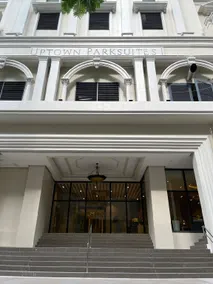 BGC Uptown Mall Suite - Image 5