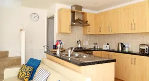 Half Turn Cottage - Image 3
