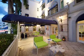 Blue Moon Hotel - Image 3