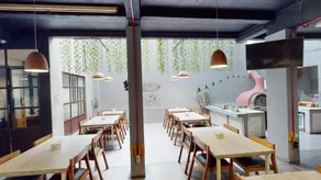 City Edge Guest House - Image 2