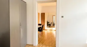 Vienna's Simmering Area, Budget-Friendly 2BR Apt with WIFI & TV - Image 5