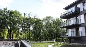 Lemon Park Apartments Parking Gratis - Image 5