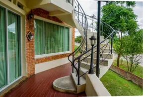 Dandelion Resort - Image 5