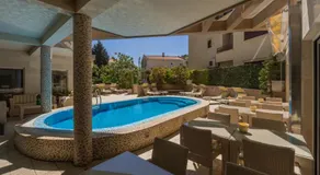 Apartments Del Mar - Image 2