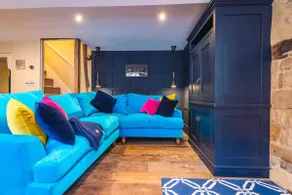 Number 6 Stamford - Boutique Grade II Listed Townhouse - Image 2