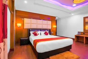 Capital O 435 Hotel Intourist Palace - Image 2