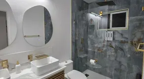 Sandbar Bay Walk to Beach & Downtown Oceanside New 2 BEDROOM Apartment - Image 2