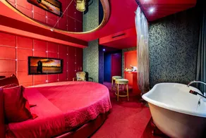 Base Hotel - Image 4