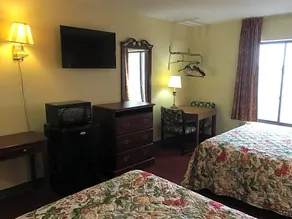 Executive Inn Pine Bluff - Image 4