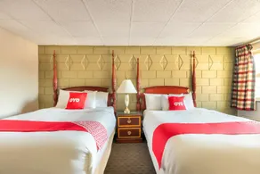 OYO Hotel Malden MA Broadway - Image 2