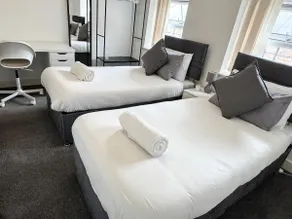 EDYN - Luxe Duplex |PS5| Free Parking| Fast Wi-Fi - Image 2