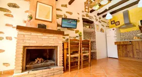 Cozy Chalet in Laroya + Pool - Image 5