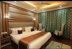 Milad Hotel - Image 4
