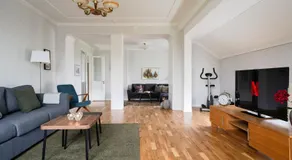Guestly Homes - 3BR Spacious Coastal Stay - Image 2