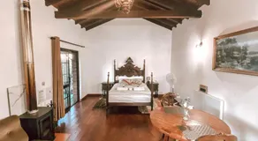 Poolside Holiday Cottage with Fireplace - Image 2