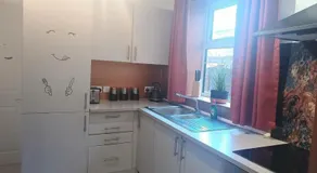Pleasure beach apartment with garden - Image 3